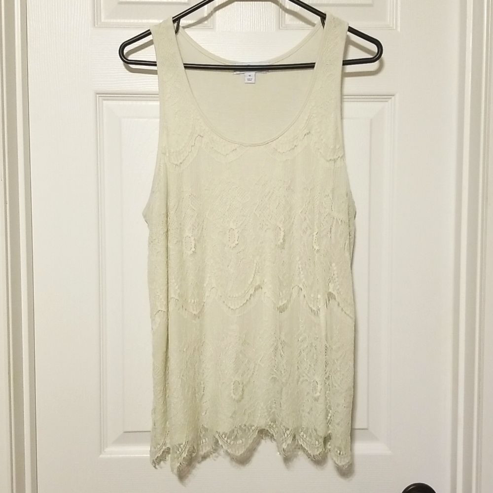 𝅺BOUTIQUE cream colored lace tank top